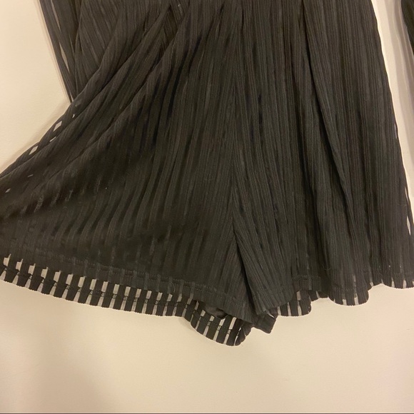 NWT Luxxel Low-Cut Long-Sleeve Black Romper - Picture 7 of 11